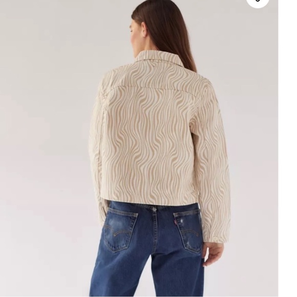 Levi's Premium Denim Shrunken Beige
Swirl Button Front Jacket - Picture 5 of 8